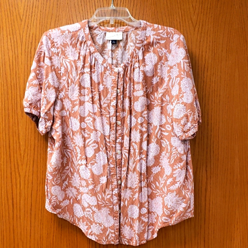 Short sleeve top